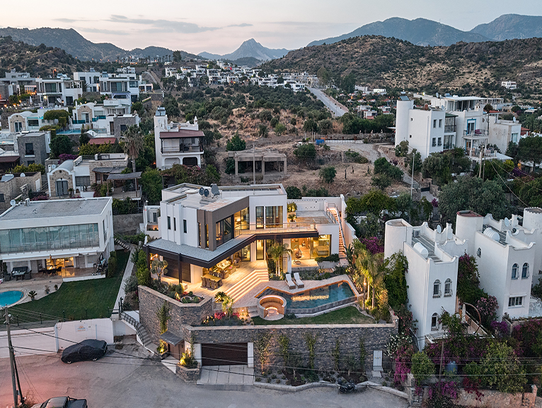 CASA PULO: BA�AK AKKOYUNLU DESIGN'DAN D�RT MEVS�M YA�AM